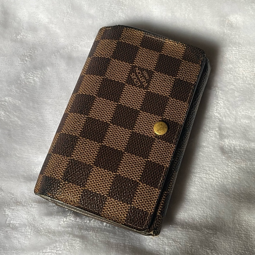 LV Damier Ebene snap wallet